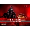 batman-and-bat-signal-collectible-set-by-hot-toys-movie-masterpiece-series-the-batman